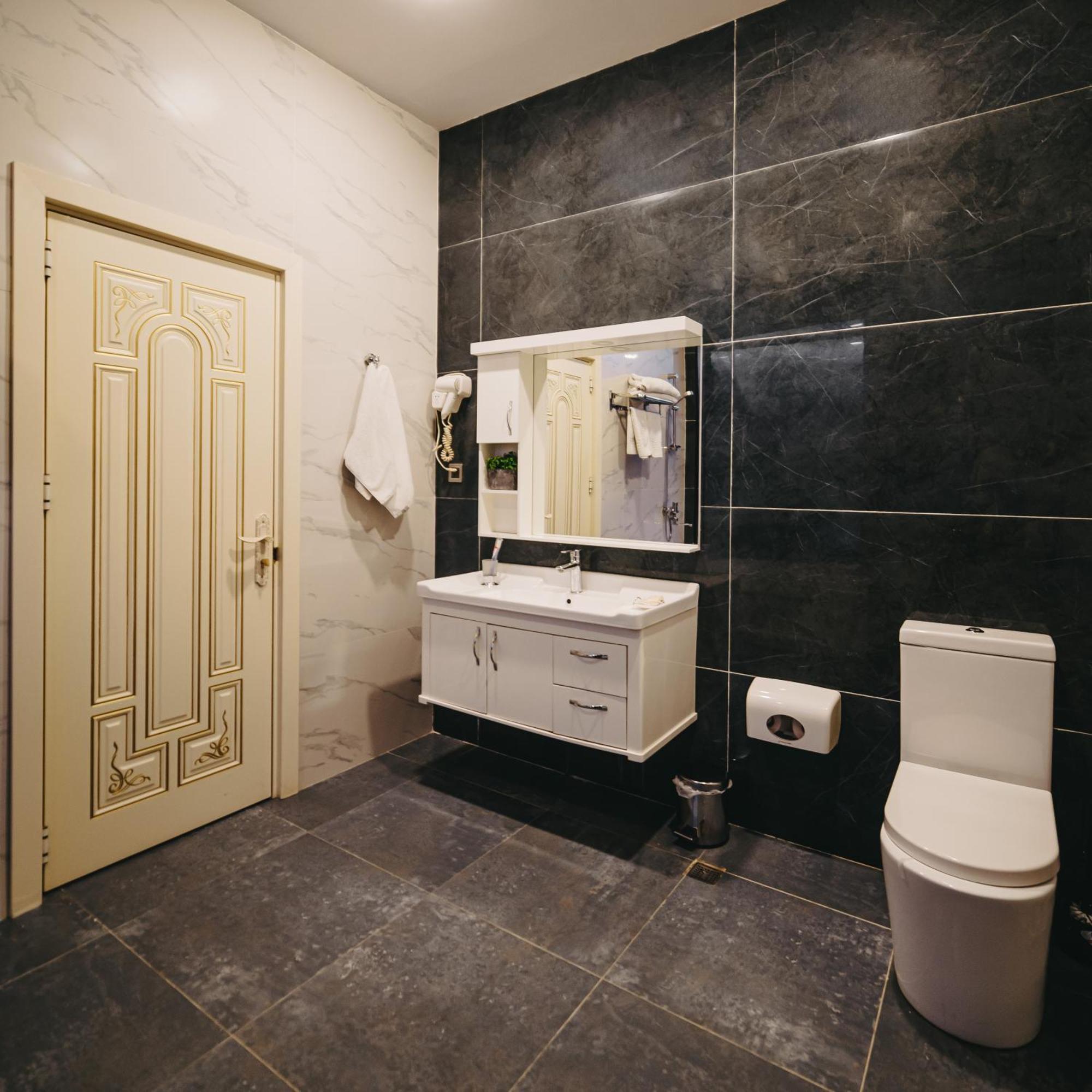 Avrasya Inn Hotel Baku Ngoại thất bức ảnh